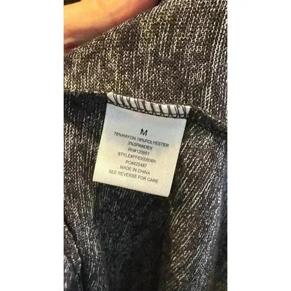 NWT Pink Rose Womens Gray V Neck Long Sleeve Button Front Cardigan Sweater M - Picture 4 of 10